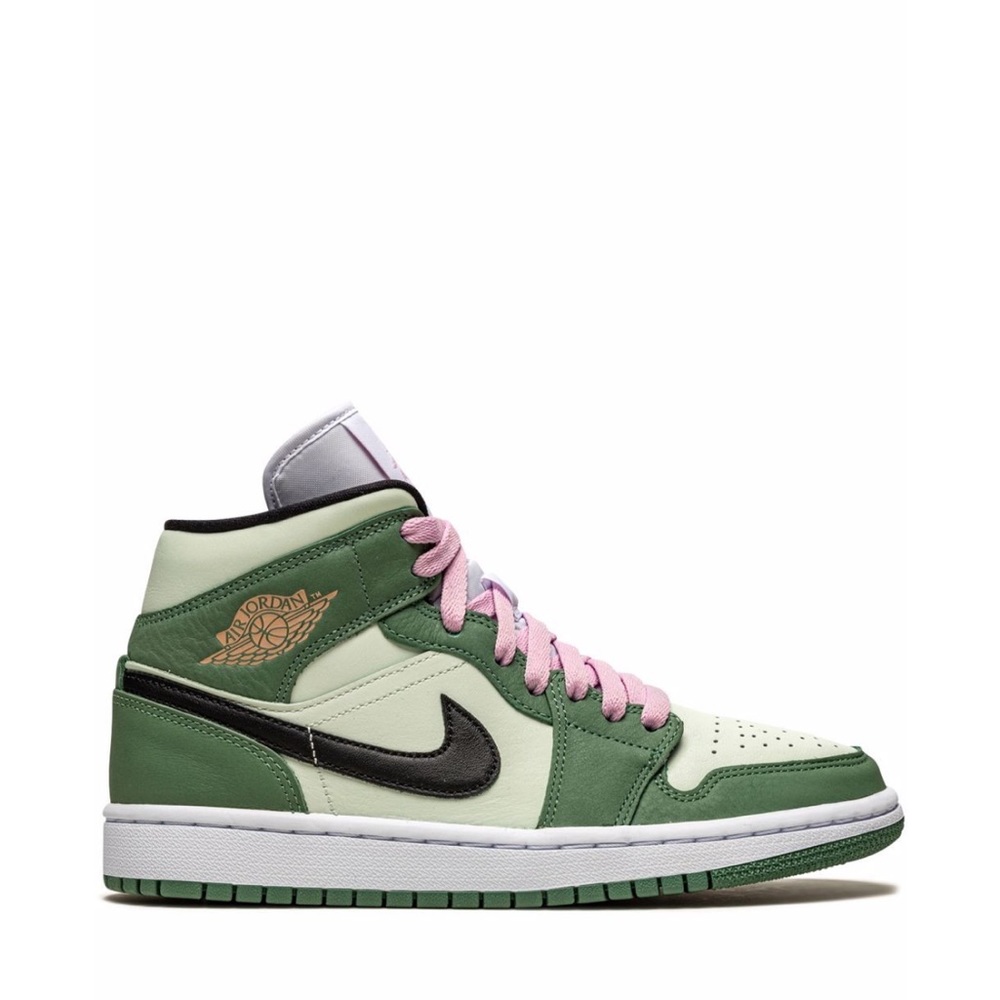 Air Jordan 1 mid SE